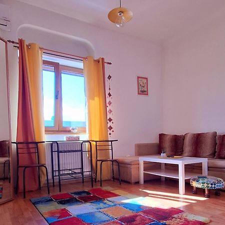 SUPER CENTRAL - Lovely one-bedroom apartment on Victoriei Avenue Boekarest Buitenkant foto