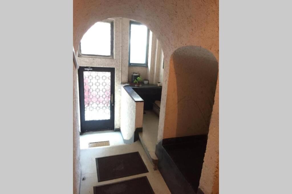 SUPER CENTRAL - Lovely one-bedroom apartment on Victoriei Avenue Boekarest Buitenkant foto